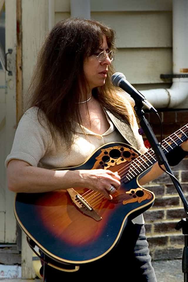 Julie Moffitt